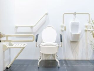 Krzesło toaletowe czy wózek toaletowy